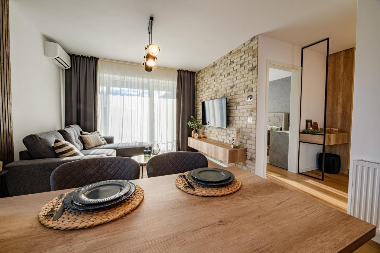 Ara Apart Hotel Braşov Exteriör bild