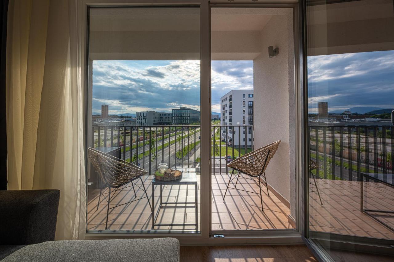 Ara Apart Hotel Braşov Exteriör bild